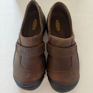 NIB Keen 8.5 Kaci Slip-On shoes in Cascade Brown